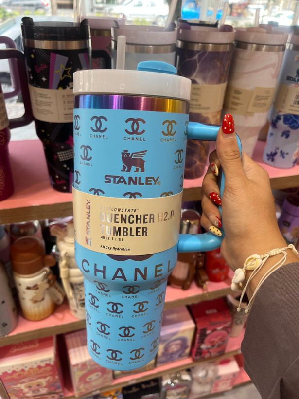تراول ماگ استنلی اورجینال ابی اسمانی طرح شنل 1.18L