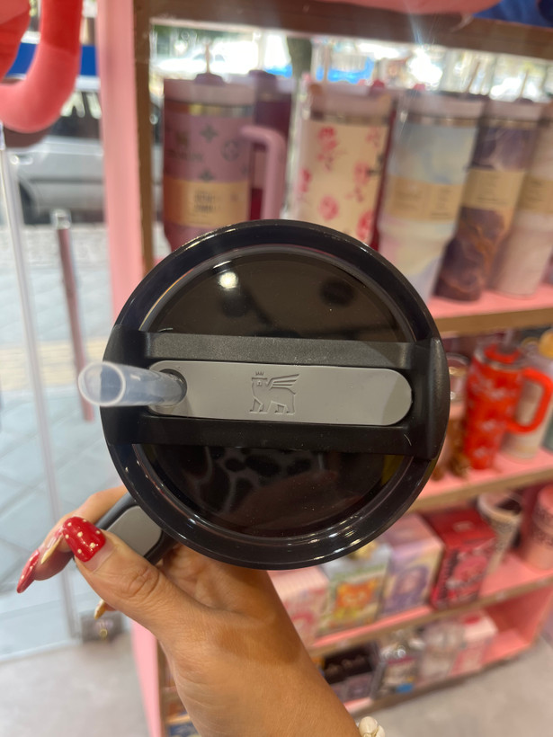 تراول ماگ استنلی اورجینال مشکی طرح باربی 1.18L