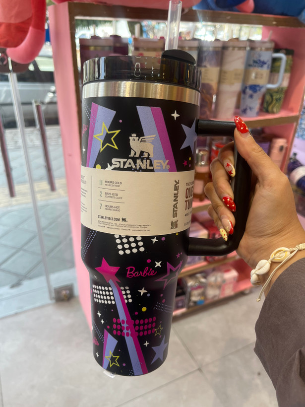 تراول ماگ استنلی اورجینال مشکی طرح باربی 1.18L