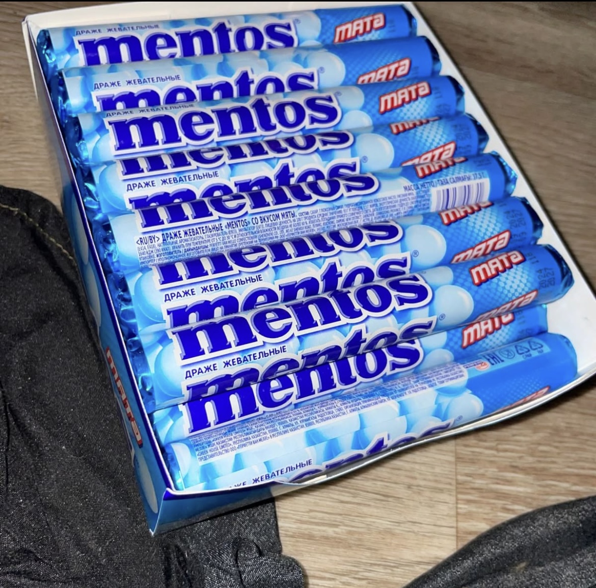 آبنبات منتوسmentos رولی ۳۷ گرمی طعم نعنا